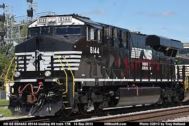 Ns Diesel Locomotive Roster Ge Es44ac Es 44ac Nos 8000 8165 Diesel Locomotive Train Train Pictures