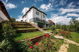 The nearest suceava international airport is disposed in 37.1 km from the hotel. Casa Din Bucovina Paltinoasa Villen Zur Miete In Gura Humorului JudeÈul Suceava Rumanien
