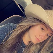 Jillian Satterfield's Instagram, Twitter & Facebook