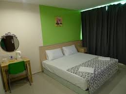 There are 3 ways to get from batu caves to arenaa star hotel, kuala lumpur by train, taxi or car. Batu Caves Star Hotel Selangor Malaysia Hostelscentral Com En