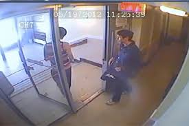 İki yavru kediyi öldürdüğü bir videoyu yayımlayan cani, internet kullanıcılarını harekete geçirmişti. Magnotta A Attire Un Inconnu Chez Lui Une Semaine Avant Le Meurtre La Presse