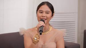 Nadin amizah is young musician and song writer. Nadin Amizah Dibandingkan Dengan Bella Hadid Dalam Hal Apa