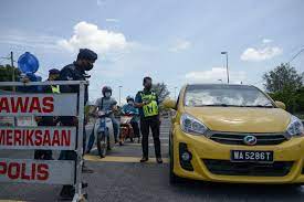 Pada tahun 2017 negara mengimport $ 191.73 bilion kenderaan penumpang baru dan trak ringan sementara ia mengeksport $ 57 bilion. Otfjmj K5ocyam