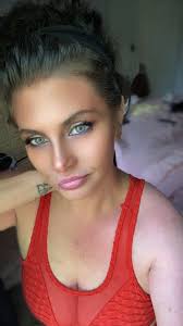 Tasha Powell (@tasha_deeann)