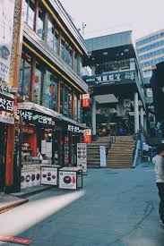 Oh ya, jajaran foto di bawah ini bisa juga kamu download dengan kualitas hd dan pakai untuk wallpaper hp atau laptop kamu, loh! Berbelanja Makan Seperti Tidak Ada Besok Di Insadong Myeongdong Dan Hongdae Di Seoul Korsel Seoul Korea Travel Seoul Travel South Korea Travel