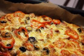 Aluatul are nevoie de maturare. Reteta Pizza De Casa Cu Blat De Pizza Retetele Monei