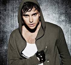 Oktober 1990 in kattarp, helsingborg) ist ein schwedischer sänger und fernsehmoderator. Eric Saade Photos 54 Of 423 Last Fm