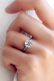 39 Timeless Classic And Simple Engagement Rings Popular Engagement Rings Simple Engagement Rings Engagement Rings Simple Round
