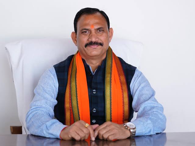 Health Minister Shyam Bihari Jaiswal took a meeting of officers