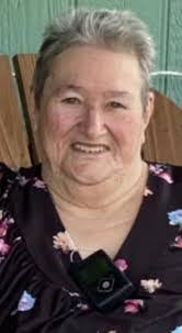 Sandra Richoux's Instagram, Twitter & Facebook