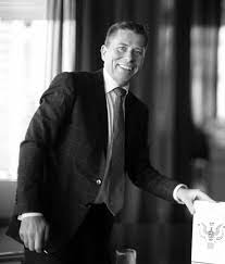 Tom has recently led a review of british diplomacy fo. Thomas Fletcher Diplomat Wikipedia