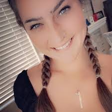 Katelyn Calhoun's Instagram, Twitter & Facebook