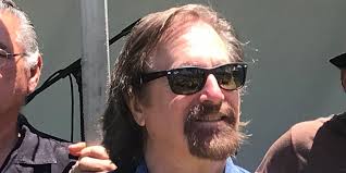 Don Lansdown's Instagram, Twitter & Facebook