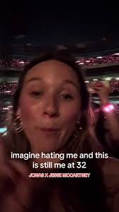 Jonas Brothers Metlife Laura