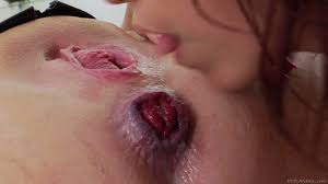 Kinky chicks Nicki Hunter & Dee Siren know what dildos are for - AnySex.com  Video