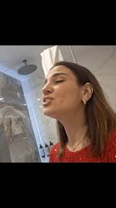 Kad je dobra akustika .... 🤷‍♀️😅🎶🎵🎶🫧