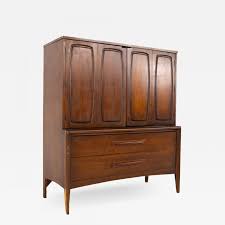 This latch prevents you, or small children, from pulling the dresser drawers out completely. Broyhill Premier Mid Century Long Dresser Buffet Credenza Furniture Home Living