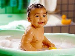 Here's what you need to know about keeping if you completely submerge your baby in water before the wound heals, this could increase the risk of infection or cause irritation, says daryznkiewicz. What Are The Important Tips For Bathing Your Baby During Winters Lifealth