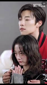 Yoomi Lee's Instagram, Twitter & Facebook