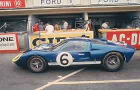 24 Hours Of Le Mans In France In 1966 Mario Andretti And Lucien Bianchi Drove This Holman Moody Ford Gt40 Mark Ii In The 24 Hours Of Le Mans In 1966 Ford Gt40 Ford Racing Ford