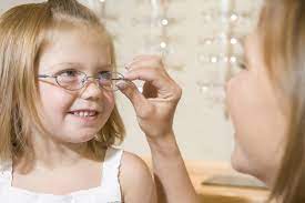 À l'heure du numérique, facile de communiquer et de rechercher l'information. Acheter Ses Lunettes Sans Ordonnance C Est Pour Bientot Les Ophtalmos S Alarment