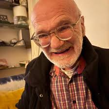 Lame debut? Even Dylan laughs at his first album! Bob Dylan Review (video  in german)  [https://www.youtube.com/watch?v=jVU5V3V-Zow&t=320s](https://www.youtube.com/watch?v=jVU5V3V-Zow&t=320s)