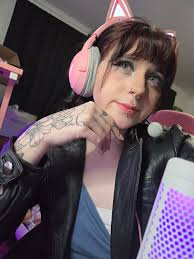 starting to feel like PC doesn't have any real comp, because HOW are yall  are getting to Diamond and higher so easily? AND solo queue?!every solo  console comp game feels i'm at