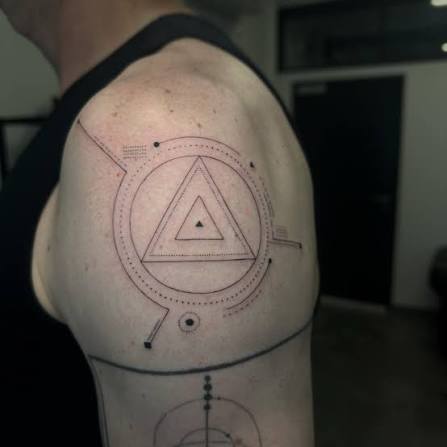 Really enjoyed tattooing these geometric shoulder pieces. If you'd like to get something similar please head to www.still.studio to find out more about the studio or to enquire about a tattoo