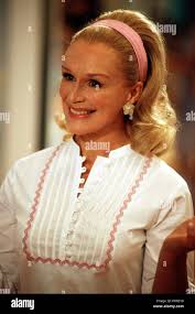Original Film Title: THE STEPFORD WIVES. English Title: THE STEPFORD WIVES.  Film Director: FRANK OZ. Year: 2004. Stars: GLENN CLOSE. Credit:  DREAMWORKS/PARAMOUNT PICTURES / Album Stock Photo - Alamy