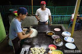 Roti terbang malaysia from melaka. Roti Terbang Roti Canai Terbang Kampung Enam Melaka Malaysia Food Travel Blog