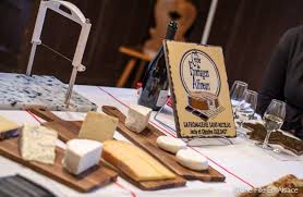 Jacky Quesnot Exerce Son Metier D Artisan Fromager Affineur A La Fromagerie Saint Nicolas A Colmar 68 Depuis Plus De 30 Ans Il Alsace Vin Alsace Fromagerie