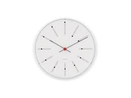 Dette stilfulde og elegante ur passer til enhver lejlighed. Arne Jacobsen Bankers Inwohn De