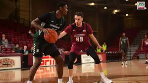 Men's basketball plays at Le Moyne Saturday night