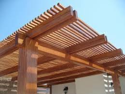Somos fabricantes de techos con policarbonato, modelo sol, sombra y traslúcidos. De Estilo Por Jkrause Construcciones Spa Techos Para Terrazas Techo De Patio Pergolas De Madera