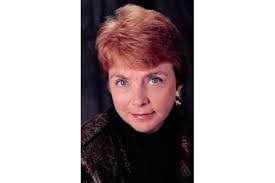 Estelle Stephens's Instagram, Twitter & Facebook