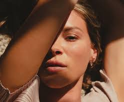 Kathy Marques's Instagram, Twitter & Facebook