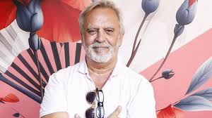 Enrique del Pozo señala de nuevo a Escassi: "Él y mi amigo actor se han  querido bastante. Puede que el actor lo cuente"