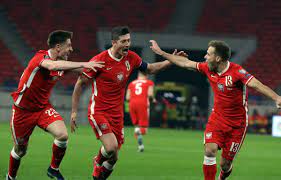 Das wappen der republik polen ist ein weißer adler mit einer goldenen krone, einem goldenem das wappen hat seinen ursprung im polnischen königreich und wird in ähnlicher form schon seit. Fussballnationalmannschaft Von Polen 2021
