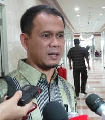 Membantu ketua pengawas dalam pelbagai aspek lembaga pengawas. Pengawasan Laut Masih Lemah Ketua Komisi I Meragukan Kebijakan Menteri Susi