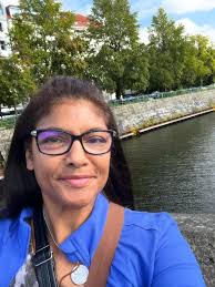 Berlin !! One more day until our workshop! It was a cloudy morning but is  shaping up for a beautiful night!! Can't wait for my cousins opening night  tonight!! More pics to