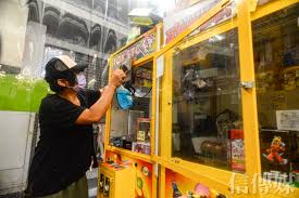 陳時中喊726解封「可能性很高」 醫預言降回二級場景 編輯 周嘉茹 報導 發佈時間：2021/07/18 10:54 最後更新時間：2021/07/18 10:54 D 2qr0ccru Jgm