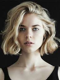 Get a polished sleek look with the geometric medium thin hair. 15 Attractive Short Wavy Hairstyles For Women In 2021 The Trend Spotter