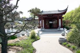 Der eingang zum chinesischen garten in weißensee liegt gut versteckt zwischen überhaupt nicht chinesisch aussehenden häusern direkt am markt des ortes, der auch ansonsten wenig chinesisch. China Garten Weissensee Herzlich Willkommen Im