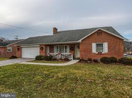 3 057 Single Family Homes For Sale In York County Pa View Pictures Of Homes Review Sales History And Use Our Detailed House Styles Seven Valleys Real Estate