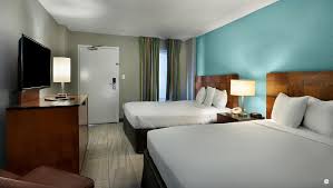 Learn about what is provided at the grand shores hotel rooms, with floor to ceiling windows, refrigerators, and other amenities. Myrtle Beach Accommodations With Water Park Crown Reef Resort