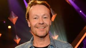 Het tweetal is inmiddels drie jaar samen. Radio Dj Gijs Staverman Verloofd In Vegas Ik Heb Er Geen Woorden Voor Linda Nl