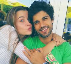 Numa imagem captada pela amiga e colega júlia palha, kelly surge de vestido e véu brancos e com um enorme sorriso no rosto onde se mostra feliz. Bruno Cabrerizo Recorda Romance Polemico Com Kelly Bailey Houve Muita Coisa Que Me Fez Mal A Ferver Vidas