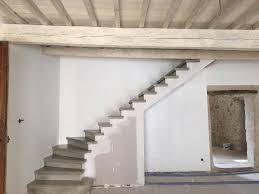 Escalier Beton Gris Lisse 1 4 Tournant Nez De Marche Rond Marche De Depart Arrondi Voute Sarrasine Platree Escalier Beton Escalier Escaliers Ronds