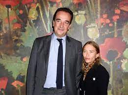 The two do not share children, but sarkozy has two children, margot and julien, from his previous marriage to charlotte bernard. Mary Kate Olsen And Ex Husband Olivier Sarkozy Finalise Divorce Via Zoom The Independent