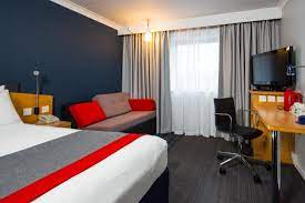 Welcome to the holiday inn express hotel & suites marina, ca! Family Room Picture Of Holiday Inn Express Birmingham Oldbury Tripadvisor